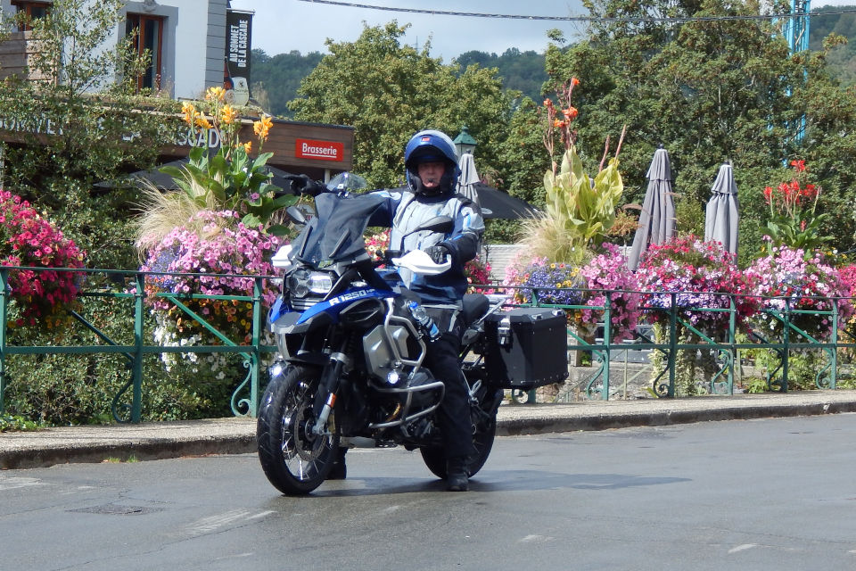 Motorrijbewijspoint Utrecht examengarantie AVB en AVD